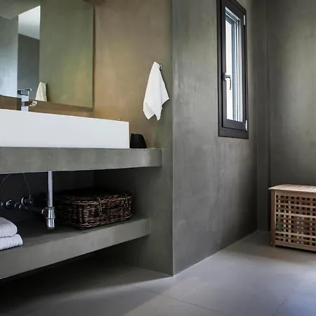 Kleismata Sleeps 10 Pool Air Con Wifi
